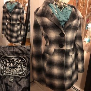 Last kiss coat